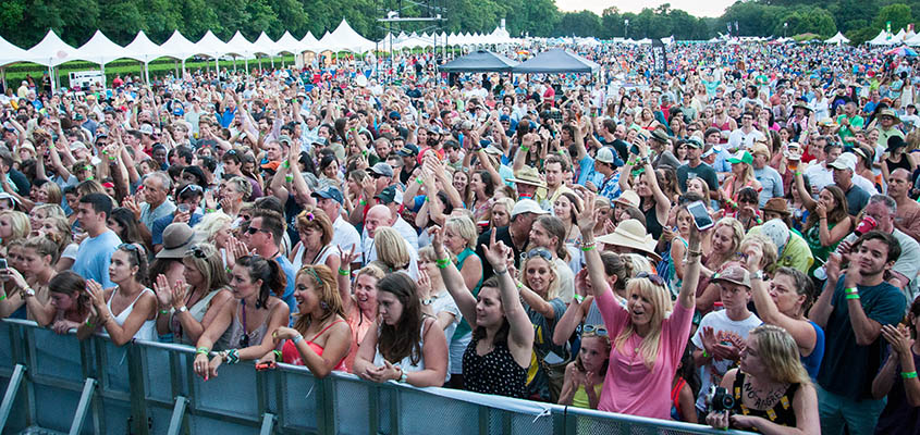 A happy crowd gets ready for Sheryl Crow. Charleston Tea Plantation. &copy; 2015 Audra L. Gibson.